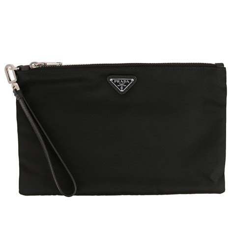 poshette prada uomo nera|Saldi Pochette Prada in Nero: Acquista fino a da 436,00 .